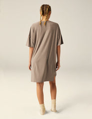 brown v-neck oversized sleep t-shirt.