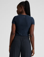 blue fitted lightweight cropped t-shirt.