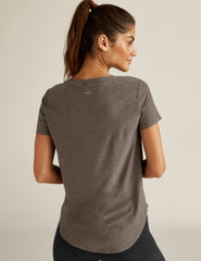 brown relaxed fit short sleeve scoop neck t-shirt.