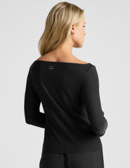 black boat neck long sleeve top.