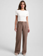 brown straight leg trouser with pockets.