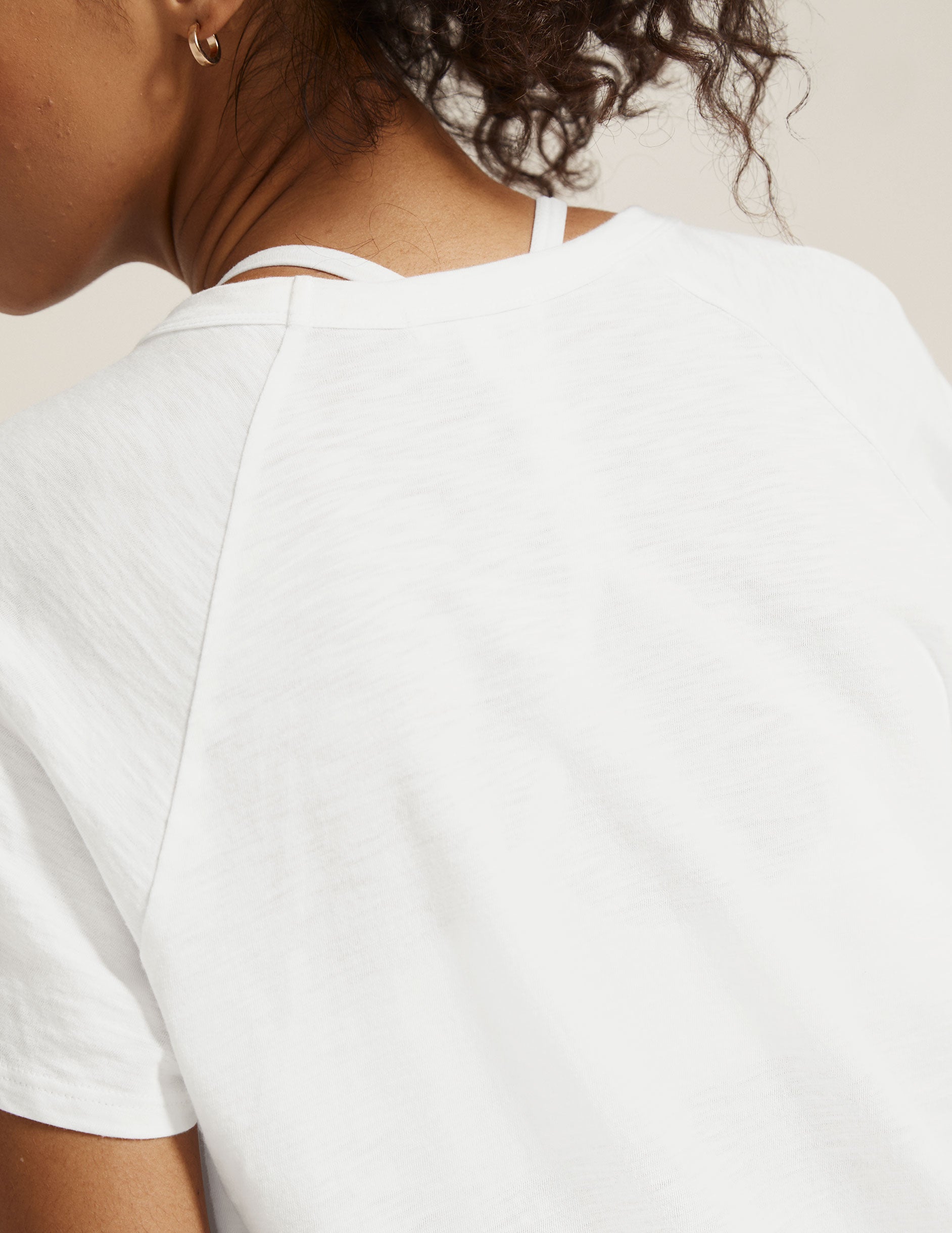 white short sleeve high low cropped tee