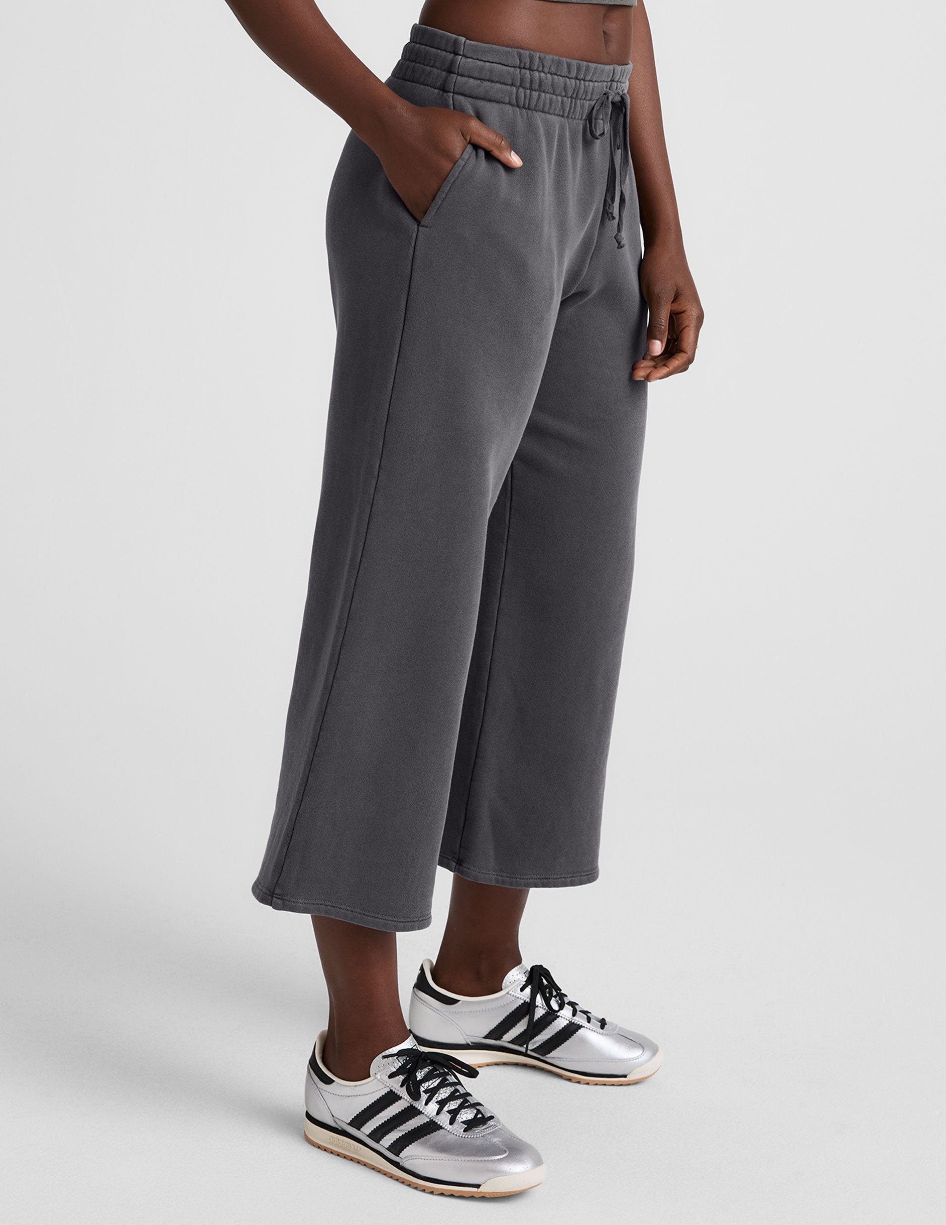 black relaxed fit cropped wide leg pants.