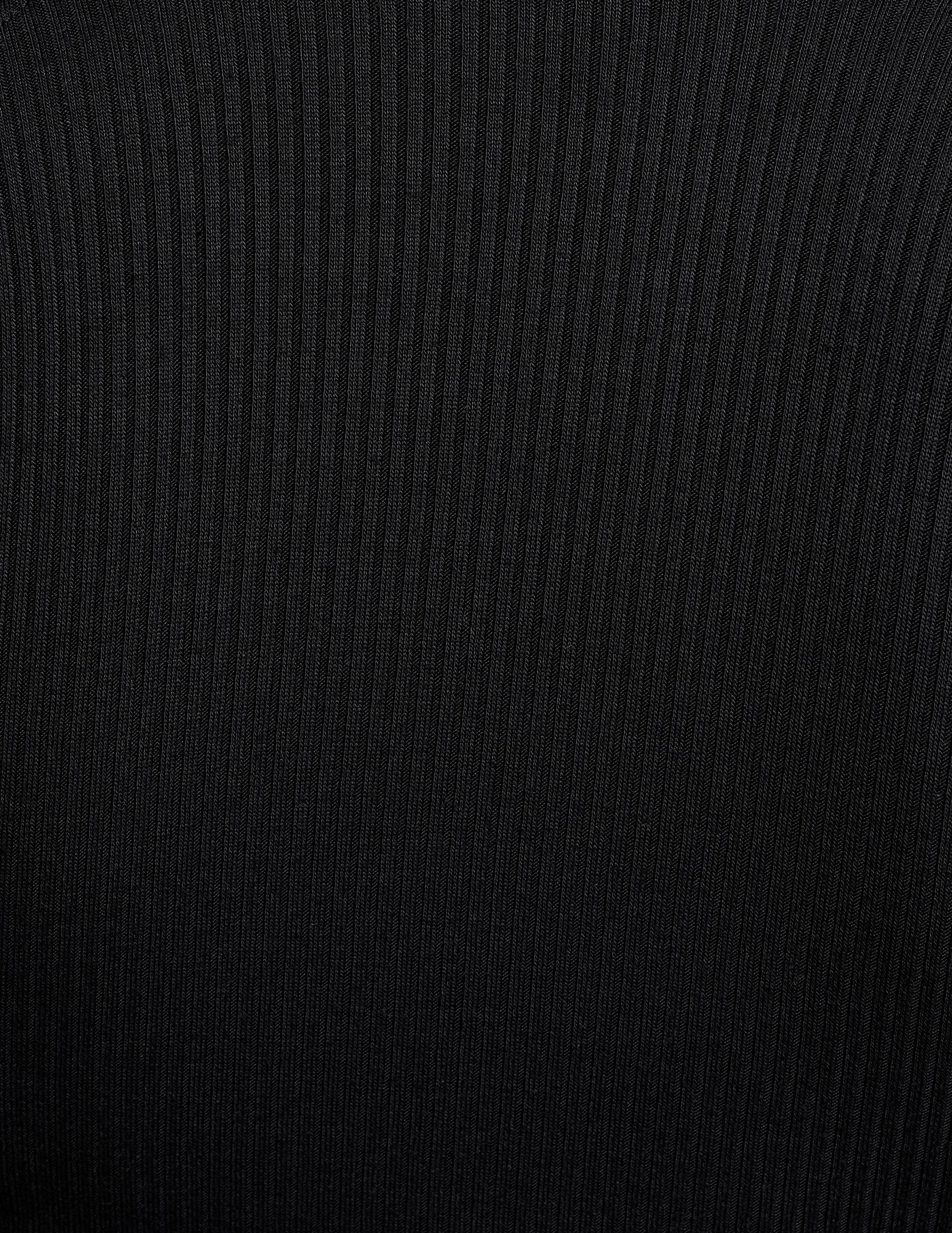 black ribbed cropped top.