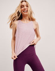 pink scoop neck loose-fitting tank top.