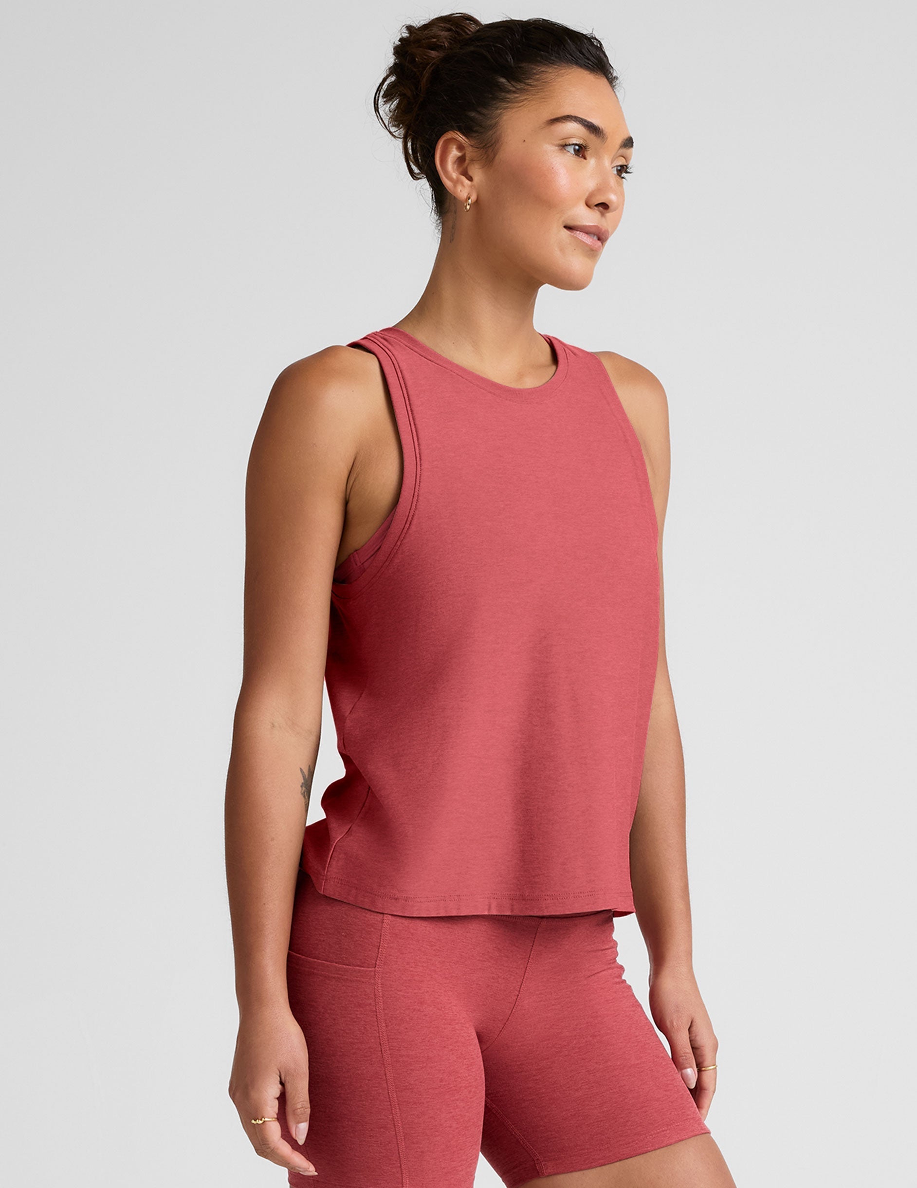 red scoop neck relaxed fit tank top.