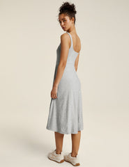 light gray sleeveless midi loose fitting dress with square neckline and pockets