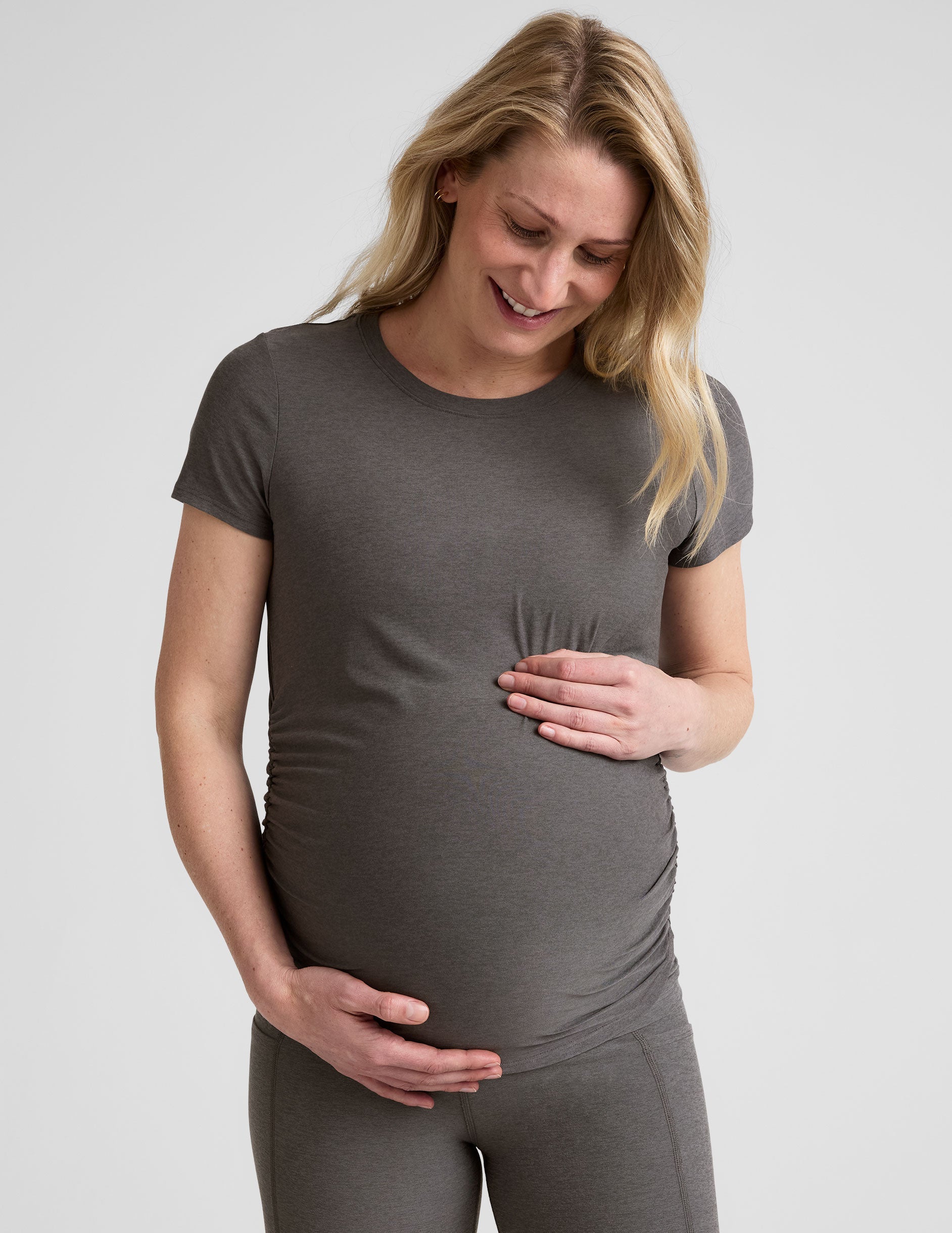 grey short sleeve maternity top.