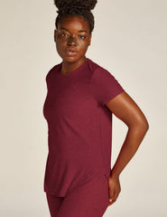 red scoop neck short sleeve t-shirt.