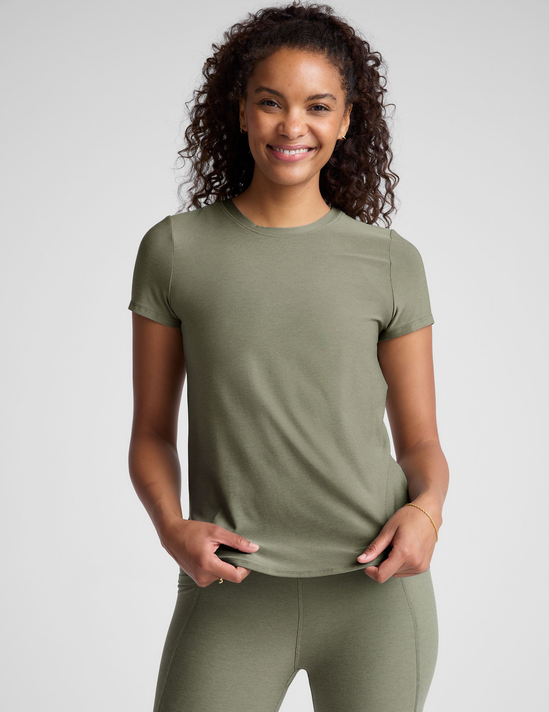 green scoop neck short sleeve t-shirt.