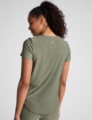 green scoop neck short sleeve t-shirt.