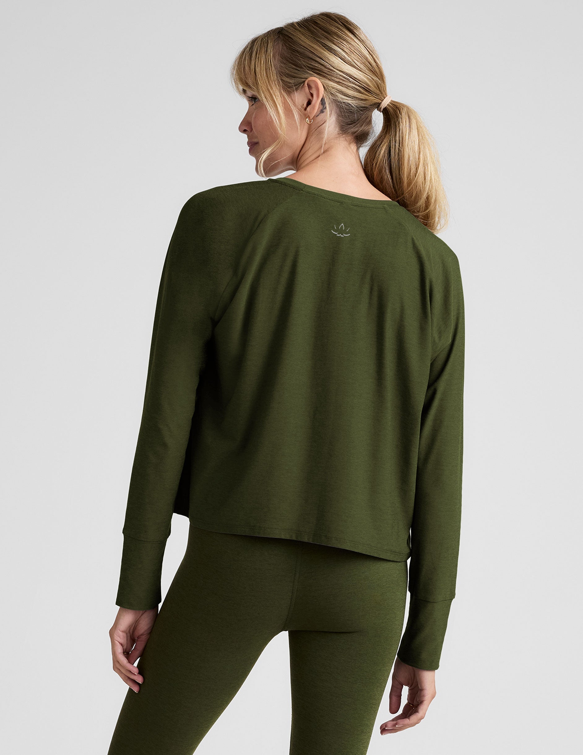 green scoop neck long sleeve relaxed fit top.