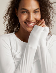 white crew neck long sleeve top