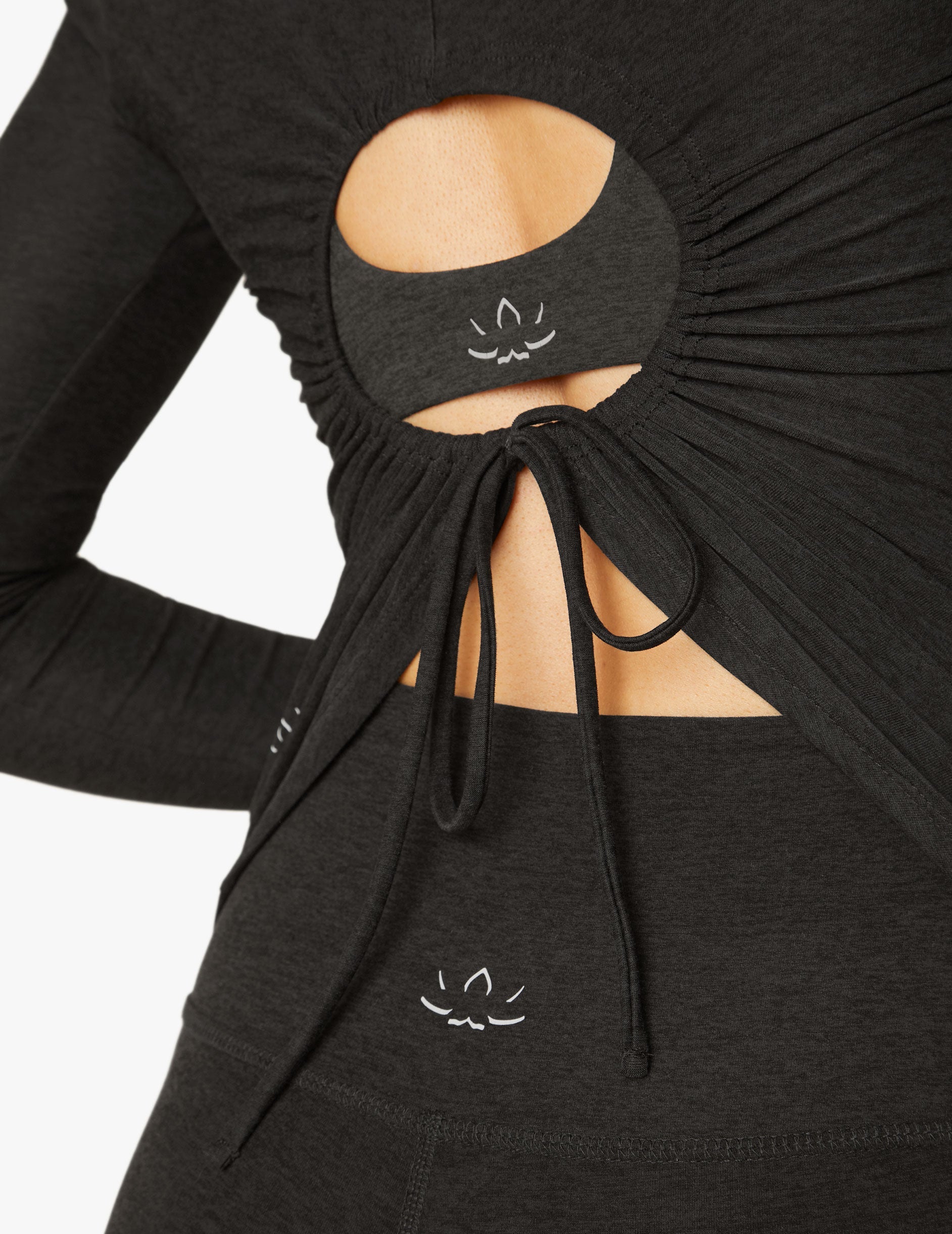 Featherweight Inner Circle Pullover