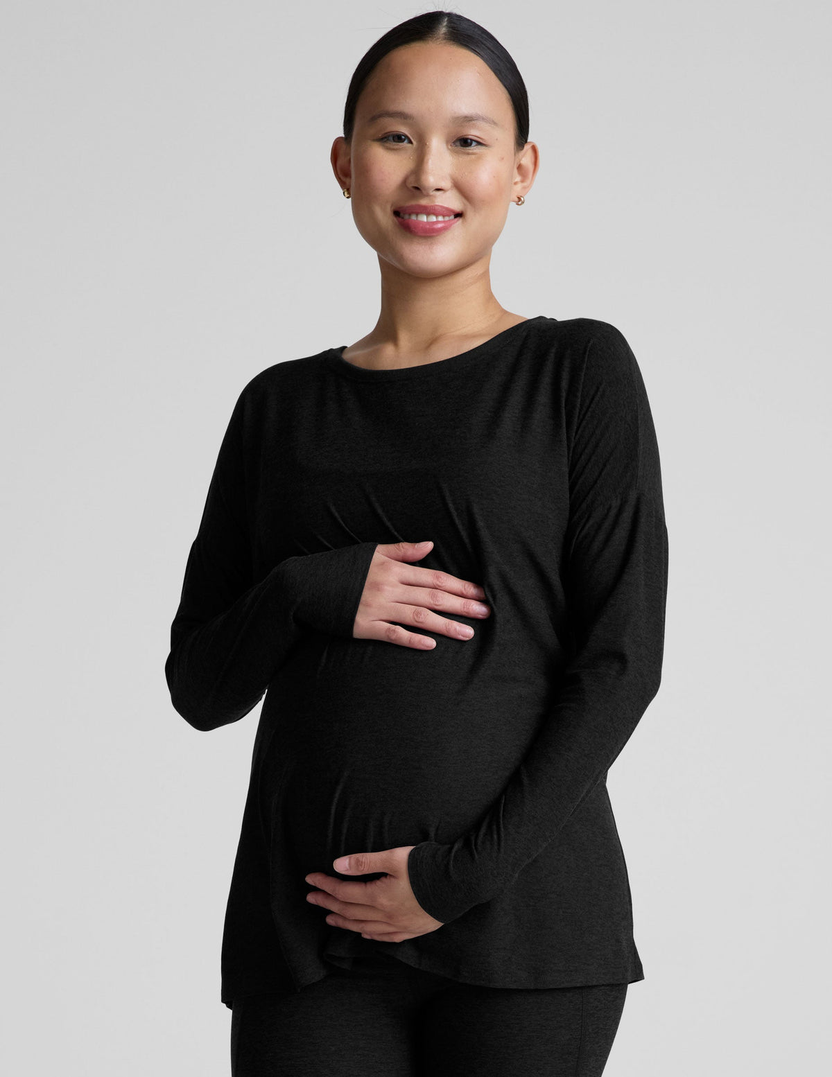 black crew neck long sleeve maternity top.