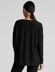 black crew neck long sleeve maternity top.