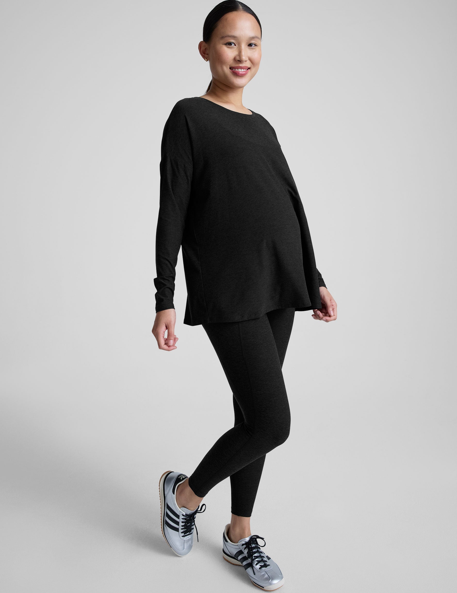 black crew neck long sleeve maternity top.