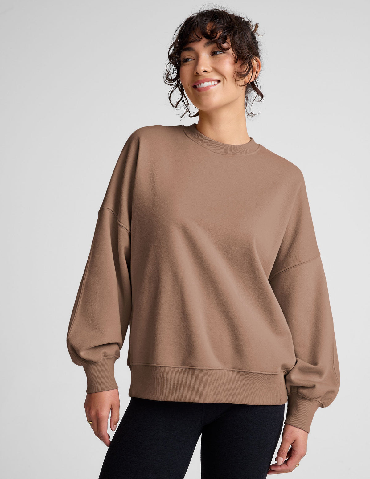 brown crewneck oversized sweatshirt.