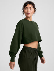 green cropped crew neck loose fitting sweatshirt.