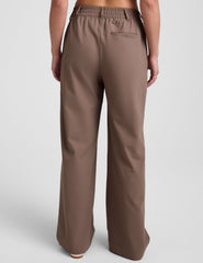 brown straight leg trouser with pockets.