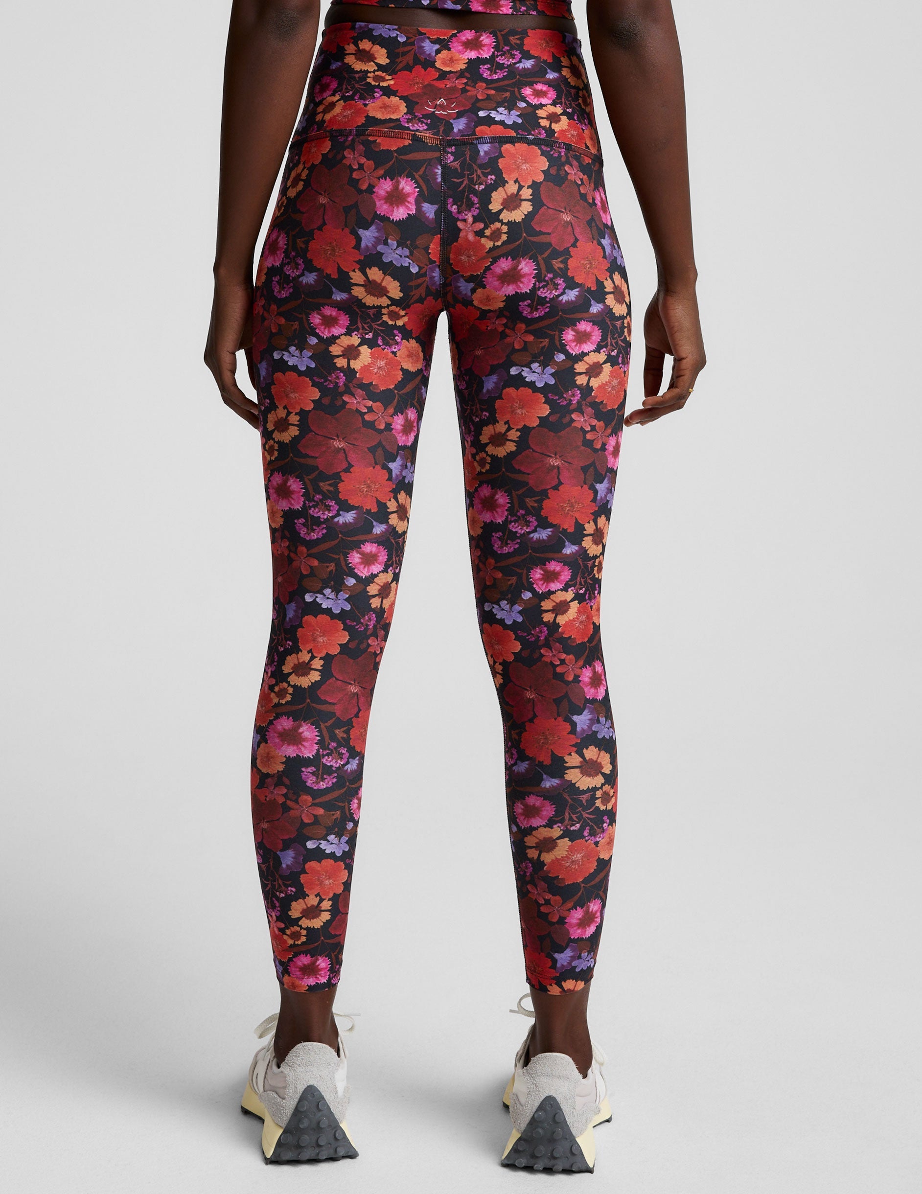floral printed high-waisted midi length leggings.