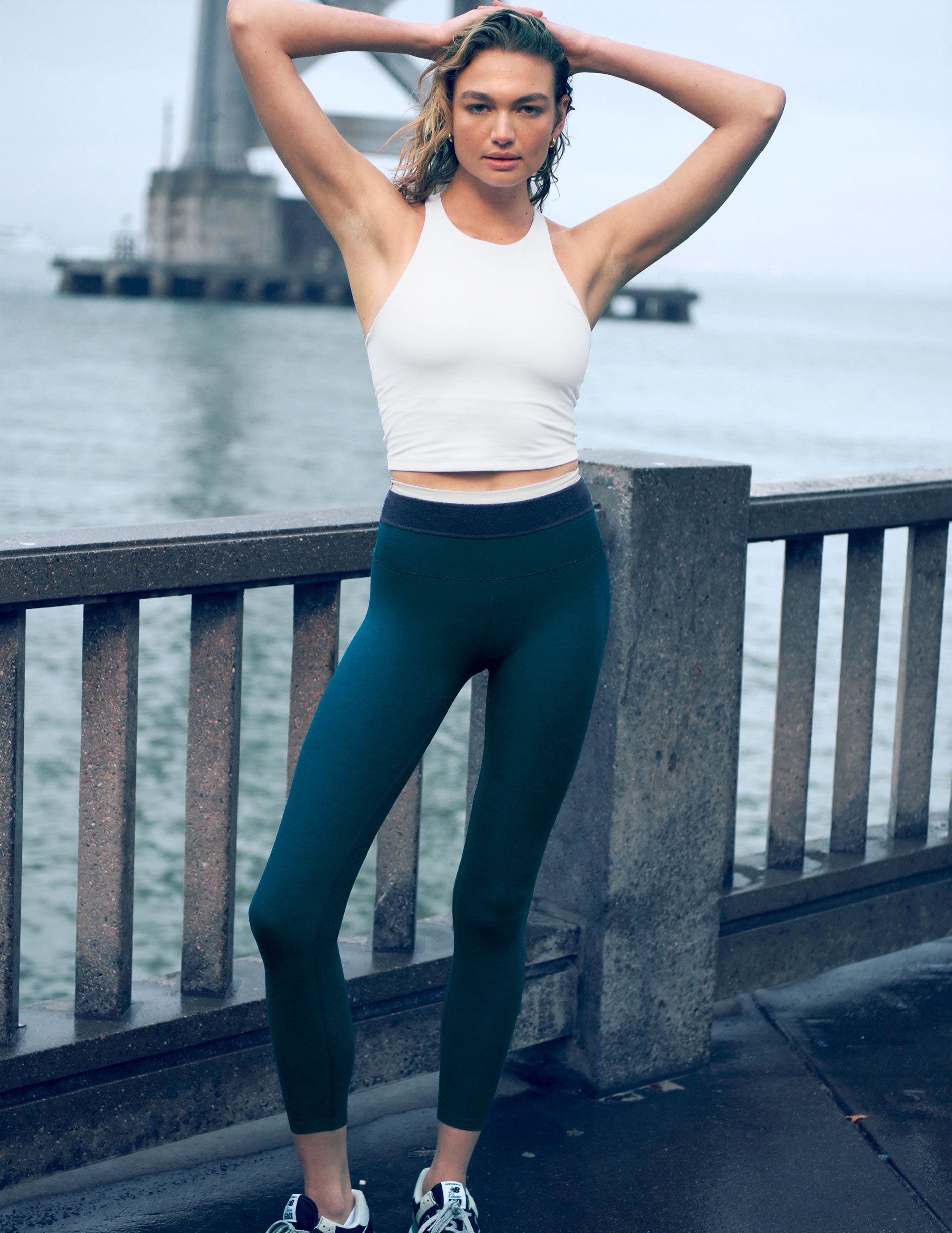 blue colorblock midi legging.