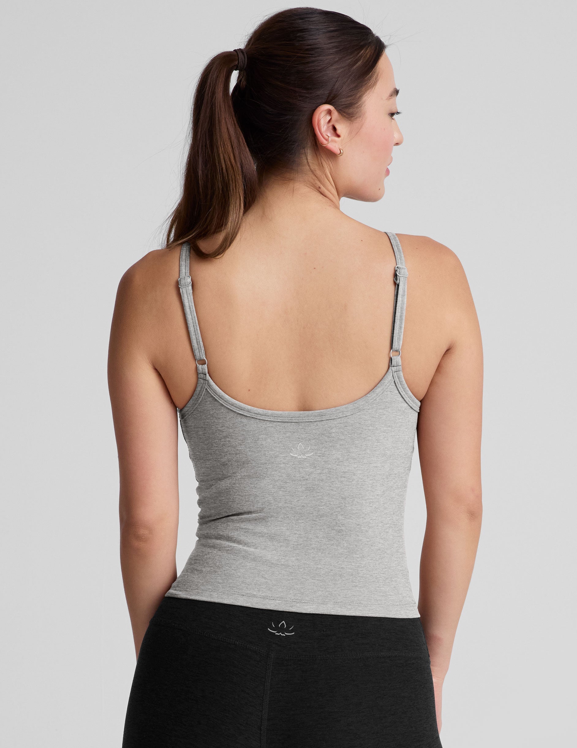 gray waist length tank top