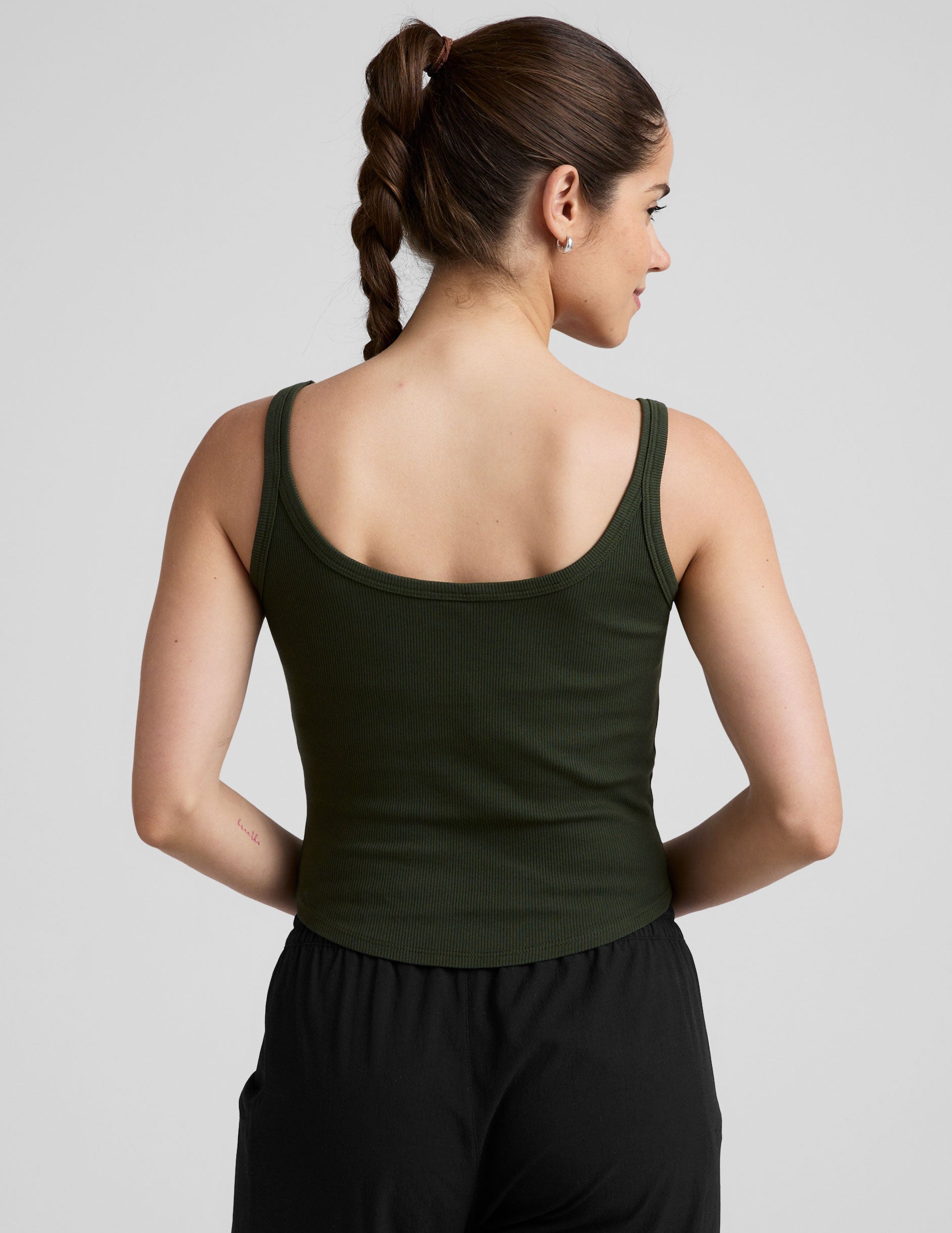 green scoop neck ribbed tank top.
