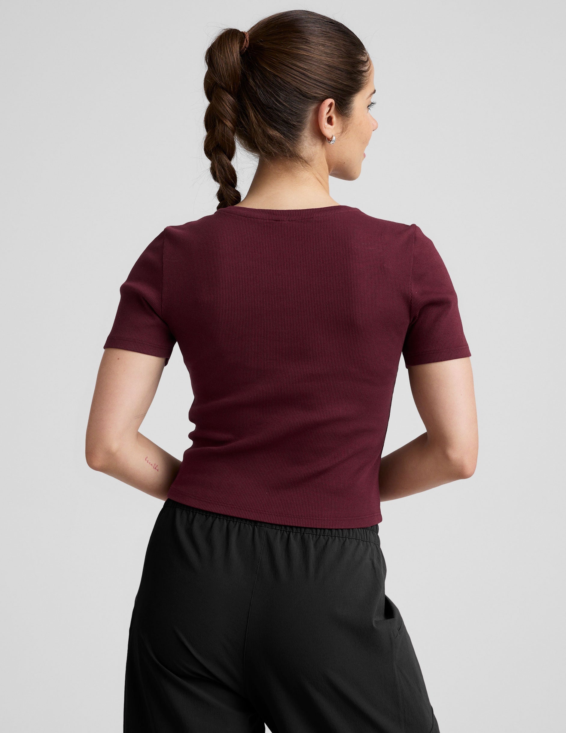 red ribbed cropped t-shirt.